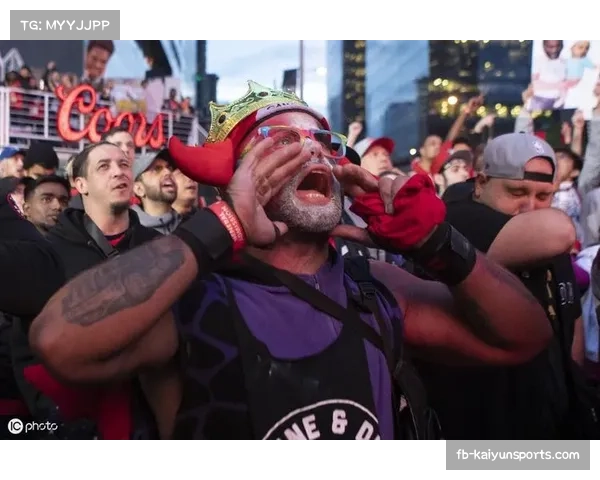 马赛俱乐部因球迷投掷烟火事件遭纪律委员会扣分及空场处罚 马赛俱乐部因球迷投掷烟火事件遭纪律委员会扣分及空场处罚